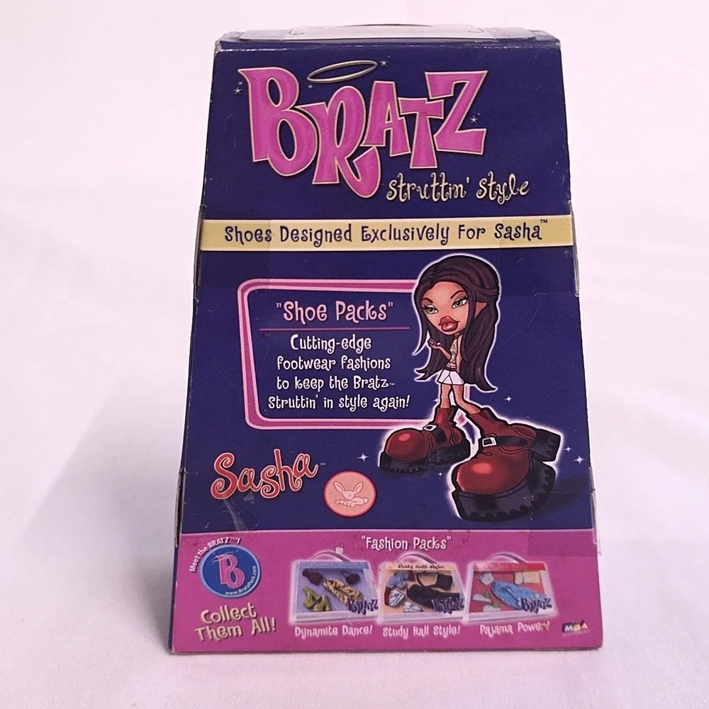 Bratz Shoe Pack Sasha Struttin Style NIB 2002 MGA White Black Brown 3 Pairs Y2K